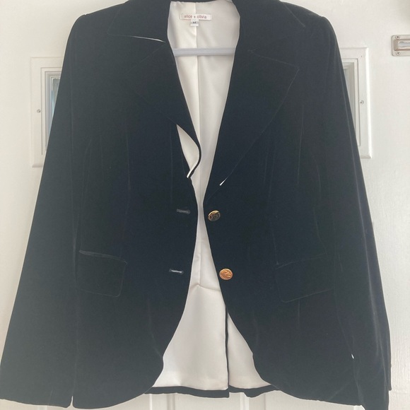 Alice and Olivia Black Velvet Blazer New w/o tags - Picture 6 of 8